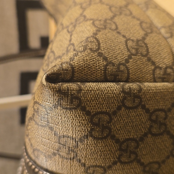 Gucci GG Supreme Joy Tote Bag - Picture 4 of 12